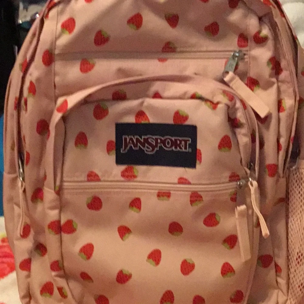 ❤️ JanSport 5 Pocket Backpack Strawberry Print